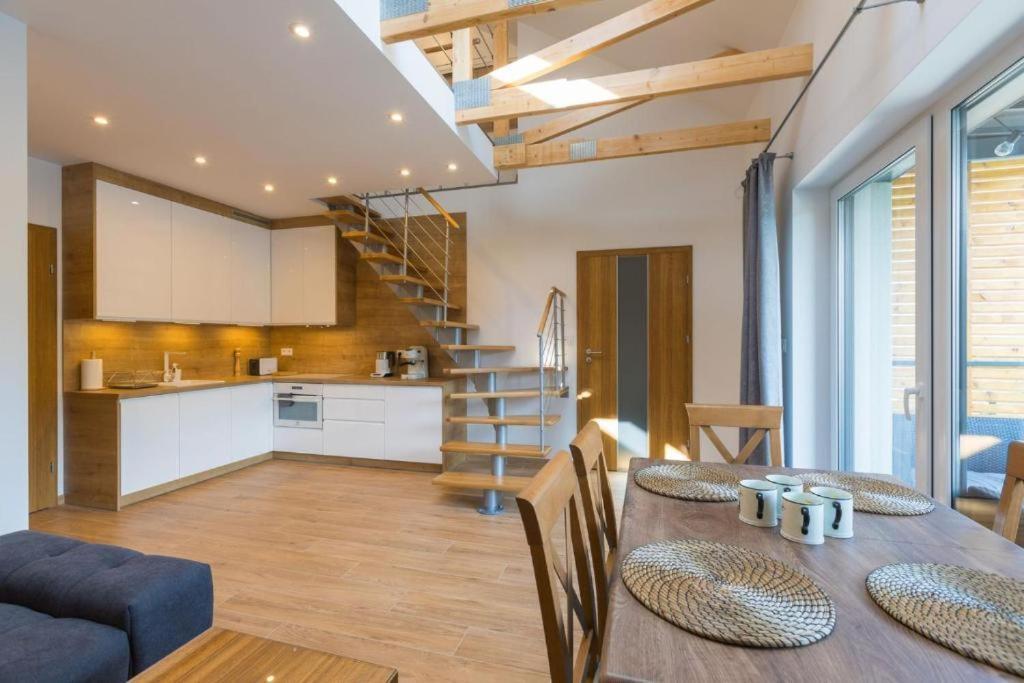 Apartament Sloneczny - Widok Na Gory I Skrzyczne 슈차이르크 외부 사진