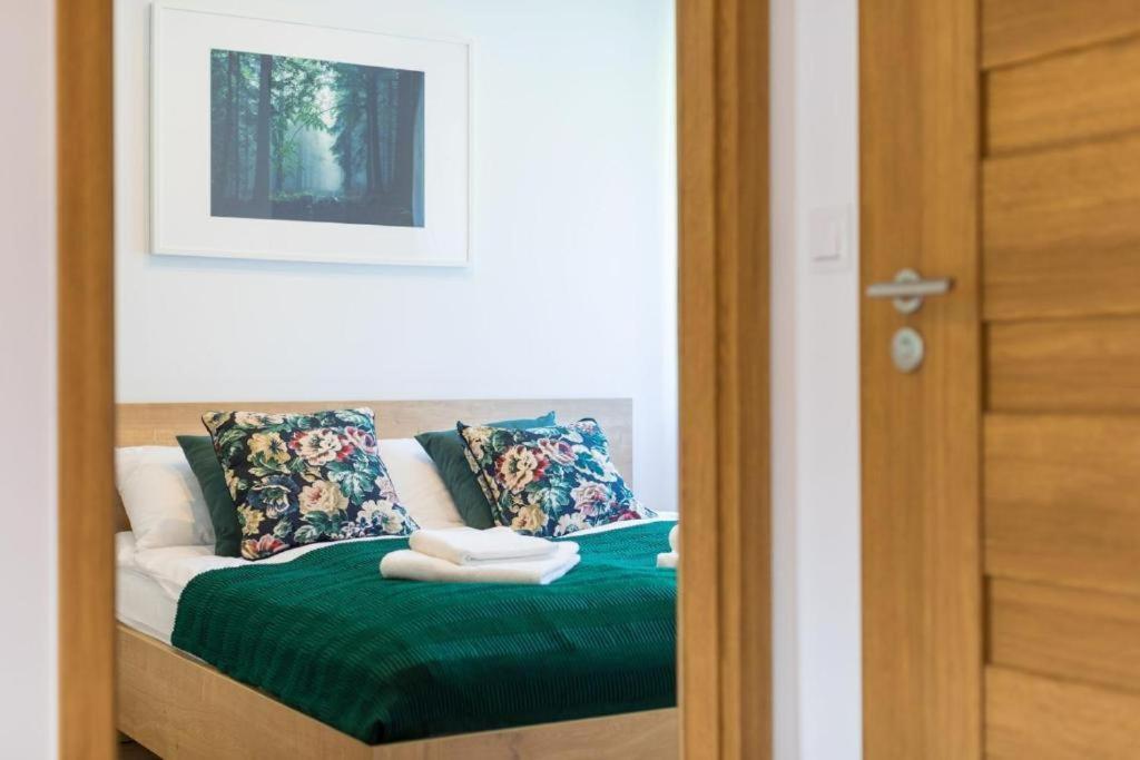 Apartament Sloneczny - Widok Na Gory I Skrzyczne 슈차이르크 외부 사진